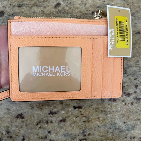 New mk 🥰 wristlet cardholder zip - Picture 3 of 4